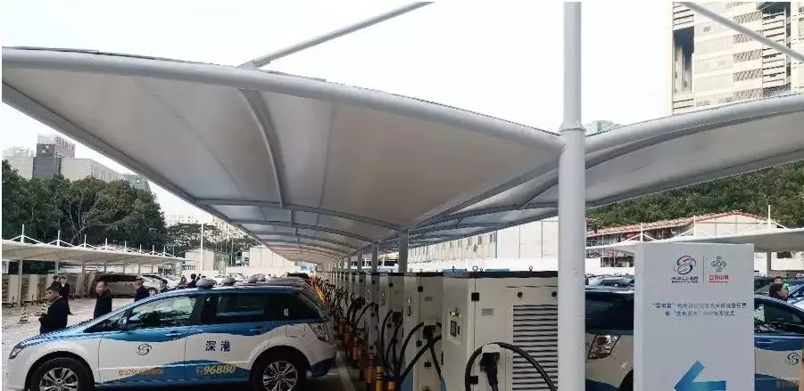 2121非凡携手罗宾森 亮相深圳留创站03.jpg